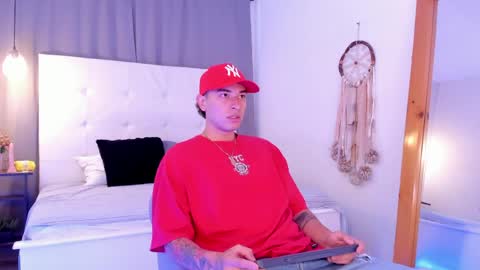 Snapshot of thiago_2003_ chatting on 04/04/26, 12:13 Thiago online show from 04/04/26, 12:13