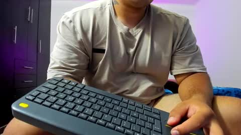 Snapshot of thiago_cp01 chatting on 01/09/25, 08:03 Thiago online show from 01/09/25, 08:03