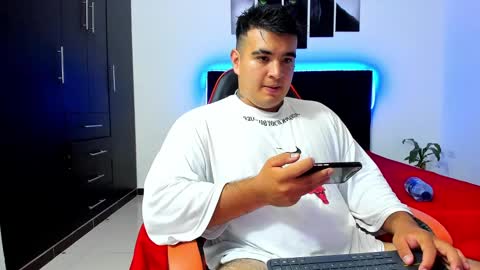 Snapshot of thiago_cp01 chatting on 02/26/25, 09:32 Thiago online show from 02/26/25, 09:32