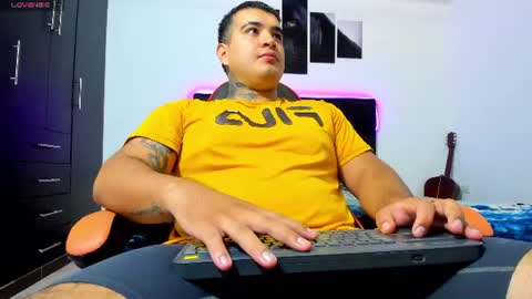 Snapshot of thiago_cp01 chatting on 06/23/26, 03:59 Thiago online show from 06/23/26, 03:59