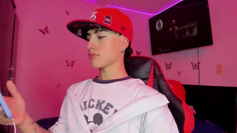 Snapshot of thiago_dv chatting on 11/13/25, 11:42 Thiago online show from 11/13/25, 11:42