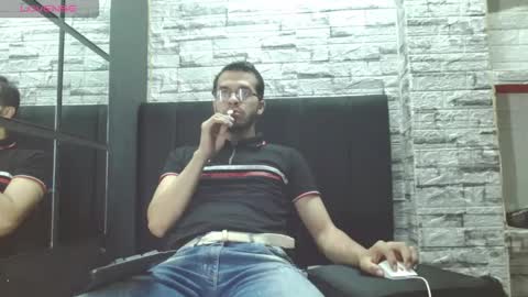Snapshot of thiago_hairy chatting on 10/25/25, 12:18 thiago_hairy online show from 10/25/25, 12:18