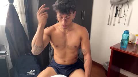 Snapshot of thiago_happy chatting on 04/14/26, 05:19 thiago_happy online show from 04/14/26, 05:19
