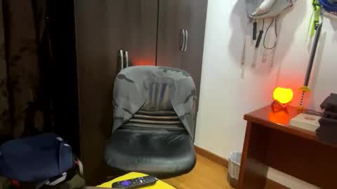 Snapshot of thiago_happy chatting on 04/24/26, 05:43 thiago_happy online show from 04/24/26, 05:43