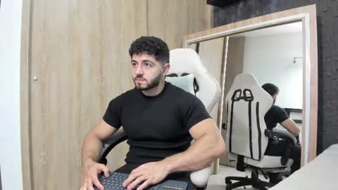 THIAGO online show from 07/18/26, 03:33