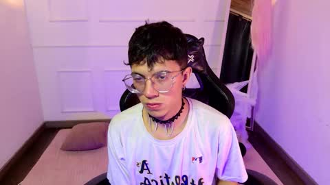 thiago_n_sam online show from 10/19/25, 02:45