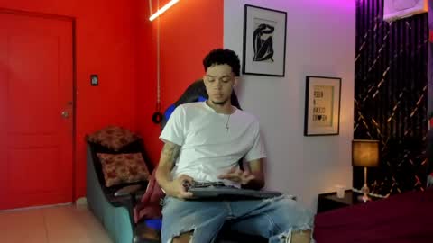 Snapshot of thiago_preston chatting on 04/24/26, 08:00 Thiago online show from 04/24/26, 08:00
