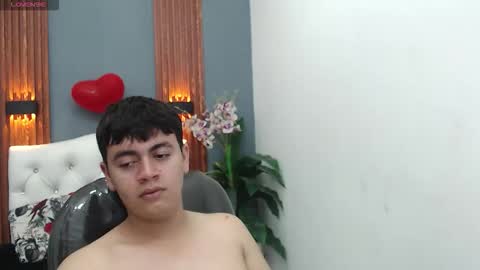 thiago_saenzz online show from 03/04/26, 06:14