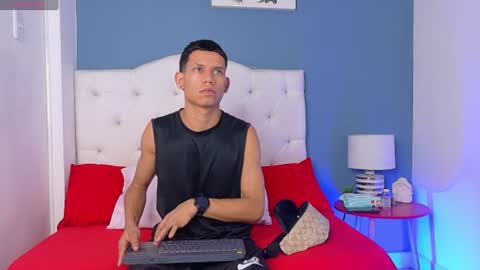 Snapshot of thiagoferrer_ chatting on 06/20/26, 07:22 T H I A G O online show from 06/20/26, 07:22