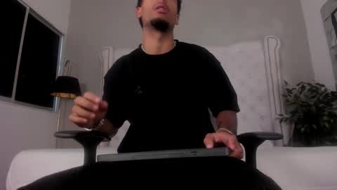 ThiagoFerreti online show from 10/23/25, 07:34