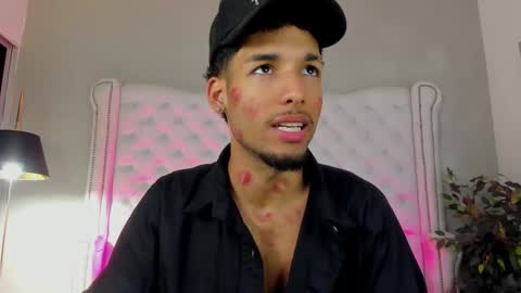 ThiagoFerreti online show from 10/24/25, 09:44