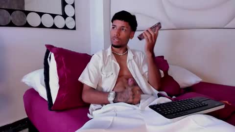 ThiagoFerreti online show from 11/10/25, 08:19