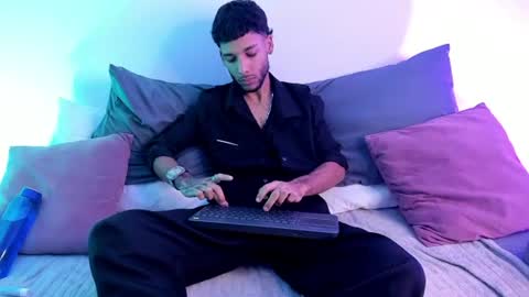 Snapshot of thiagoferreti_ chatting on 06/25/26, 04:45 ThiagoFerreti online show from 06/25/26, 04:45