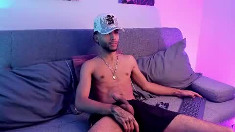 Snapshot of thiagoferreti_ chatting on 07/10/26, 04:17 ThiagoFerreti online show from 07/10/26, 04:17
