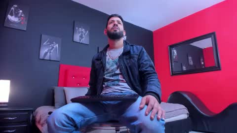 Thia Gomez online show from 11/21/25, 12:15