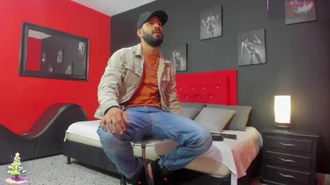 Thia Gomez online show from 12/03/25, 12:14