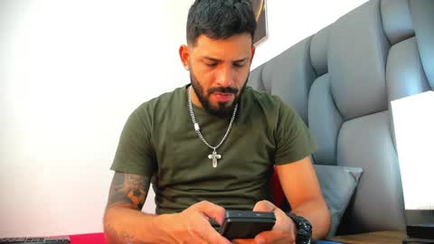 Thia Gomez online show from 04/22/26, 07:48