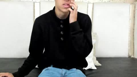 Thiago   online show from 01/06/25, 07:02