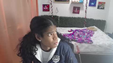 thiana_horny online show from 06/19/26, 04:44