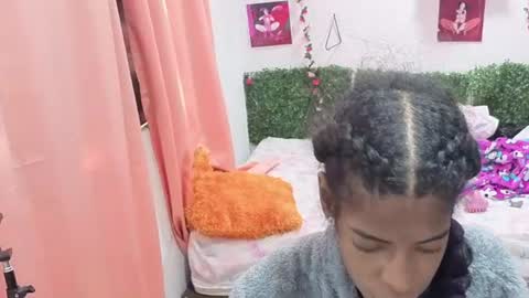 thiana_horny online show from 07/01/26, 03:23