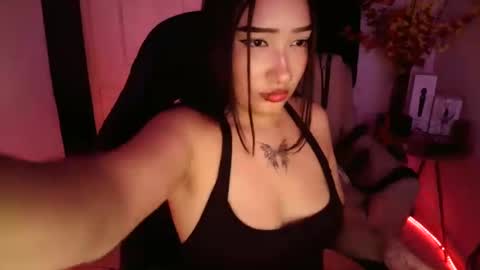 Snapshot of thiara_dor chatting on 01/24/25, 02:49 Thiara  Next Stream 0211 get my social media 3 online show from 01/24/25, 02:49