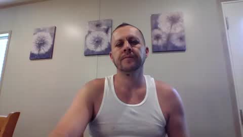 Snapshot of thick_dick11 chatting on 04/28/26, 04:01 Val online show from 04/28/26, 04:01