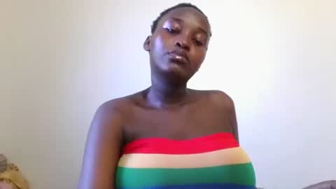 Snapshot of thick_eviey chatting on 12/31/24, 12:25 love online show from 12/31/24, 12:25