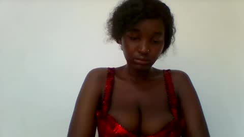 Snapshot of thick_eviey chatting on 09/18/25, 07:21 love online show from 09/18/25, 07:21