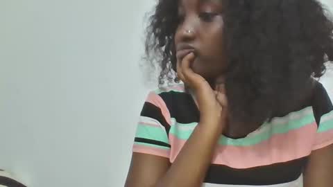 Snapshot of thick_eviey chatting on 10/02/25, 05:09 love online show from 10/02/25, 05:09