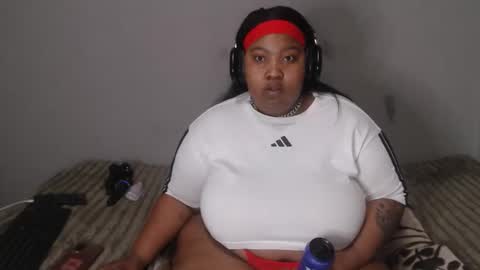 Snapshot of thickassmamie26 chatting on 05/28/26, 01:58 thickassmamie26 online show from 05/28/26, 01:58