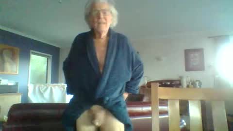 Snapshot of thickcockat71 chatting on 05/17/26, 07:43 Thickcockat71 online show from 05/17/26, 07:43
