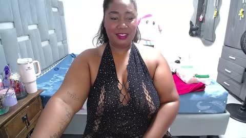 Snapshot of thickebonymilf chatting on 05/21/26, 05:25 XIOMARA online show from 05/21/26, 05:25