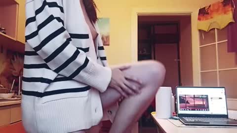 Snapshot of thickforest chatting on 12/31/24, 02:36 MilkyChoco online show from 12/31/24, 02:36