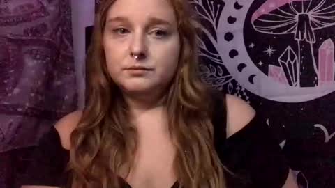 Ariel online show from 10/06/25, 03:48
