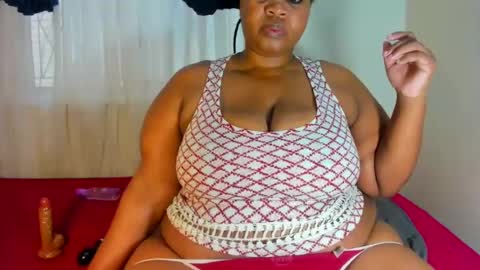 Snapshot of thickleeyanaxxx chatting on 06/27/26, 05:45 thickleeyanaxxx online show from 06/27/26, 05:45