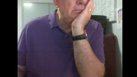 Snapshot of thickmelnik chatting on 01/21/25, 01:43 James online show from 01/21/25, 01:43