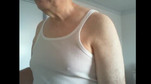 Snapshot of thickmelnik chatting on 01/23/25, 10:33 James online show from 01/23/25, 10:33