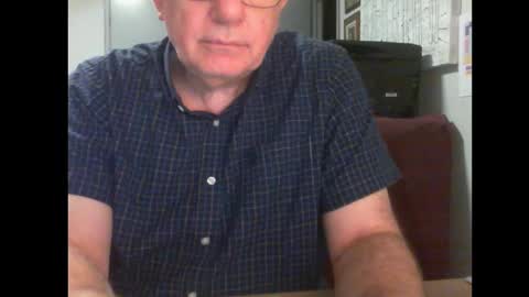 Snapshot of thickmelnik chatting on 02/25/25, 01:17 James online show from 02/25/25, 01:17