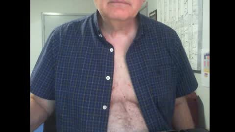 Snapshot of thickmelnik chatting on 03/04/25, 02:10 James online show from 03/04/25, 02:10