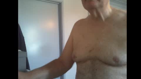 Snapshot of thickmelnik chatting on 03/08/25, 12:44 James online show from 03/08/25, 12:44