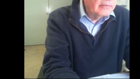 Snapshot of thickmelnik chatting on 09/10/25, 04:01 James online show from 09/10/25, 04:01