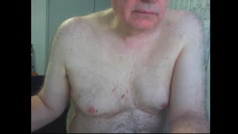 Snapshot of thickmelnik chatting on 09/19/25, 12:34 James online show from 09/19/25, 12:34