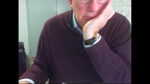 Snapshot of thickmelnik chatting on 10/29/25, 01:02 James online show from 10/29/25, 01:02