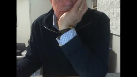 Snapshot of thickmelnik chatting on 05/09/26, 03:01 James online show from 05/09/26, 03:01