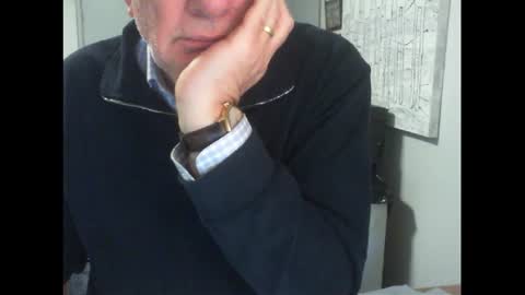 Snapshot of thickmelnik chatting on 07/10/26, 05:56 James online show from 07/10/26, 05:56