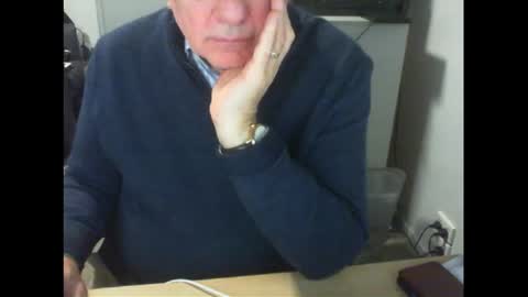 Snapshot of thickmelnik chatting on 08/06/26, 01:57 James online show from 08/06/26, 01:57