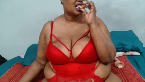 Snapshot of thicksexymellons chatting on 02/12/25, 05:16 Pat online show from 02/12/25, 05:16