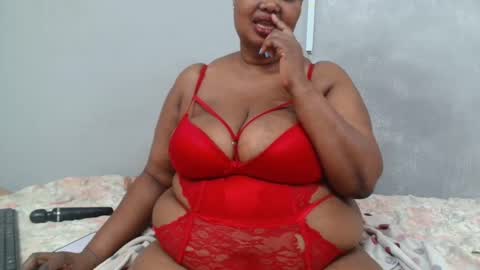 Snapshot of thicksexymellons chatting on 02/14/25, 07:17 Pat online show from 02/14/25, 07:17