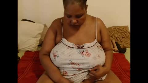Snapshot of thicksexymellons chatting on 09/29/25, 09:47 Pat online show from 09/29/25, 09:47
