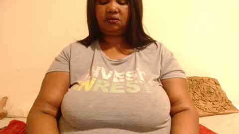 Snapshot of thicksexymellons chatting on 10/10/25, 07:24 Pat online show from 10/10/25, 07:24